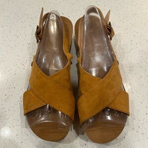 Bearpaw Women’s Wedge Sandal Sz 8